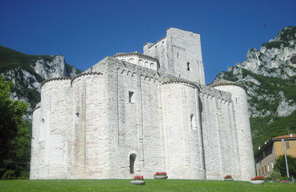 LA DEVOTA BELLEZZA: MOSTRA, MUSEI E GROTTE DI FRASASSI