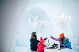 snowman-world-ice-restaurant-santa-claus-village-rovaniemi-lapland-finland (7)